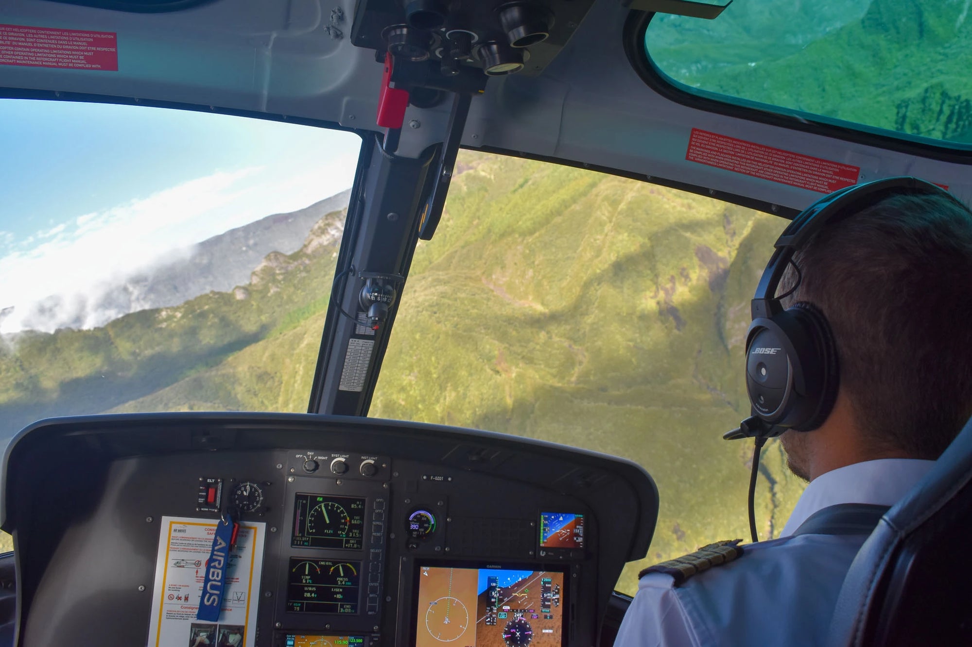 Pourquoi découvrir La Réunion en Hélicoptère