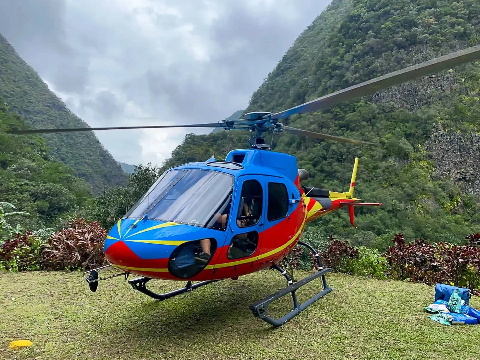 Repas rougail au Bras de la Plaine, accessible uniquement en hélicoptère